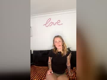 bartenderbarbie1 live cam