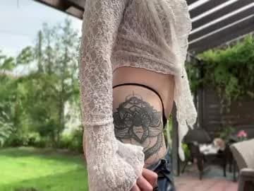 livia77 twitter liv20_4u live cam