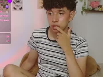 Cuddly_Twinkie live cam