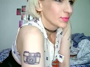 Bella live cam