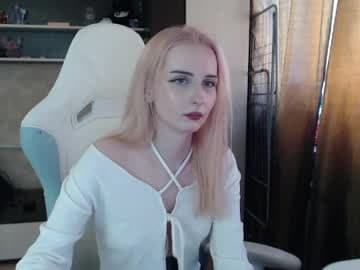 Cutti_Crystal live cam