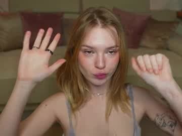 Emi next stream is on March 31th live cam