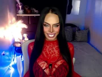 Queen Madriana 3 live cam