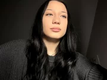 Milana live cam
