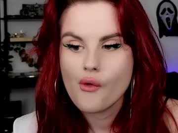 Hey, I m Della Online from Monday through Wednesday, Saturda live cam