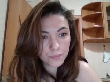 Milana live cam