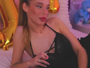 EllinaNuria live cam