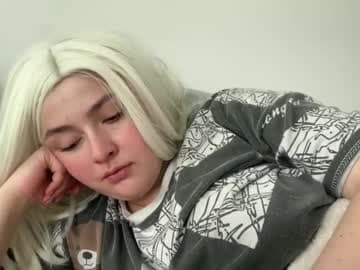 emily_morning_dew live cam