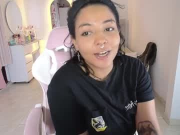 Evelyn live cam