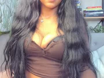 Dominique live cam