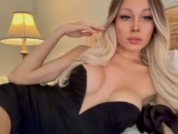 I'm your naughty girl and porn star in bed Hannah live cam