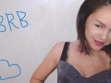 Queen of nylon Victoria live cam