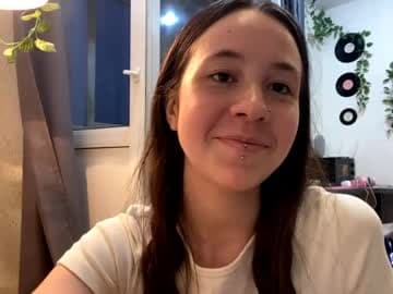 I am Joline, ntmuLets hit 10 Thumbs Up together live cam