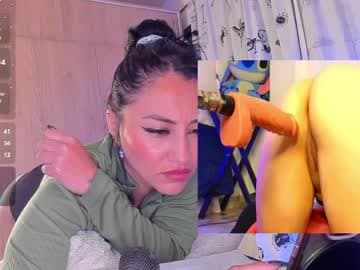 Karolin Help me Reach K Followersl Put your finger up live cam