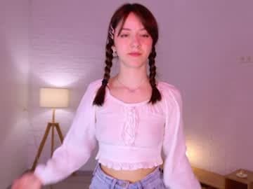 Kira live cam