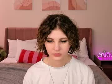 Kira live cam