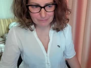 Lauraoven1 live cam