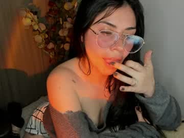 Lauryn live cam
