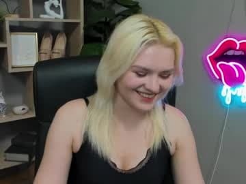 Lily live cam