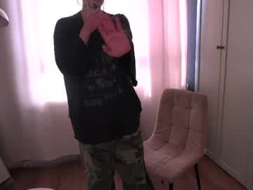 Elisabeth or Lisaaaa live cam