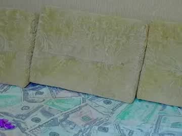 Michelle and her bf James live cam