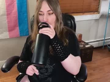 Miss Lulu AKA Loo-Luv live cam