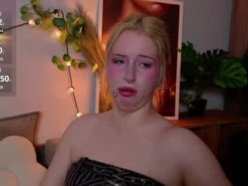 Nora Murrrka live cam