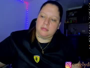 Emely live cam