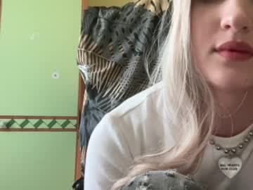 cutebutnyet live cam