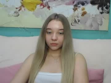 Milana live cam