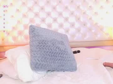 Nina live cam on Chaturbate