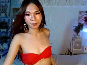 queennira live cam