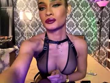 Valentina Moone live cam