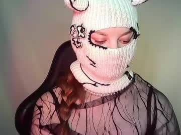 Renesme_White I'm here from Monday to Friday live cam