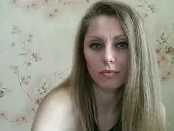 roxyfox18x01 live cam