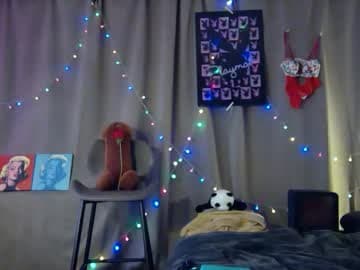 Shy_Night_Bat live cam