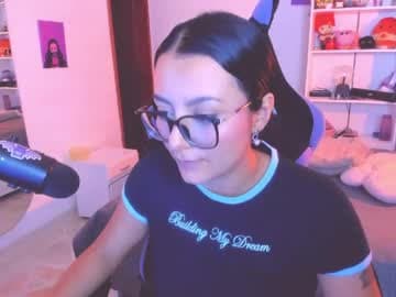 Lili live cam