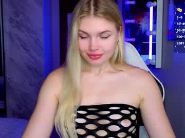 Caroline live cam