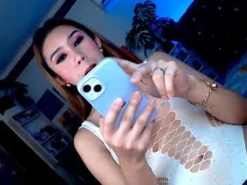 Itsme_tgirlAdele live cam