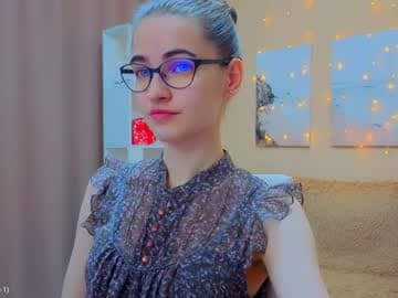 Online from 6 am to 9 am UTC 1 except Wednesday live cam