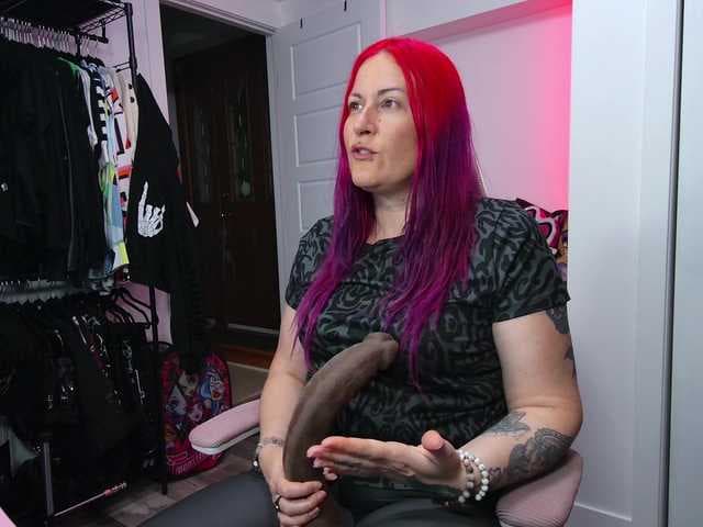 gennyrock live cam on BongaCams