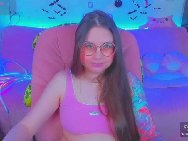 LoliSuccub live cam
