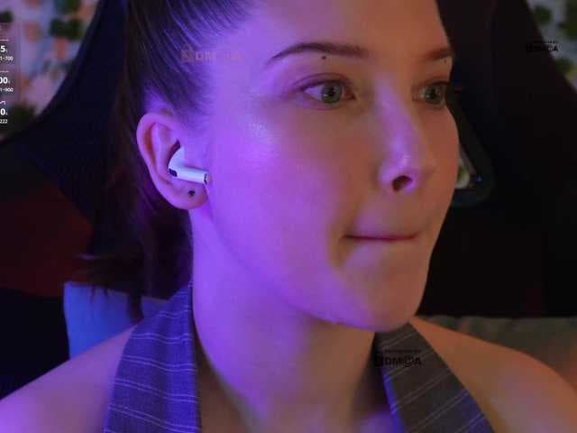 _Q_ live cam