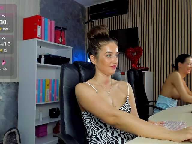 DaryaStars live cam