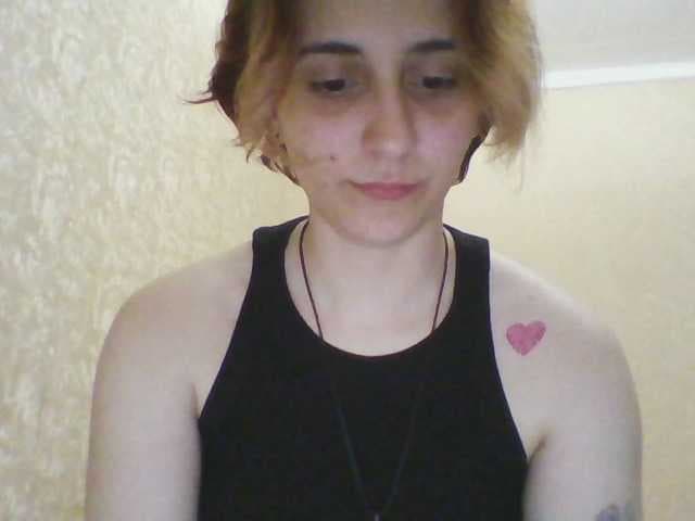Hotredhead01 live cam