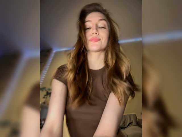 AnyaCeleste live cam