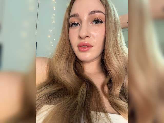 VictoriaBix live cam