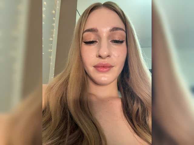 VictoriaBix live cam