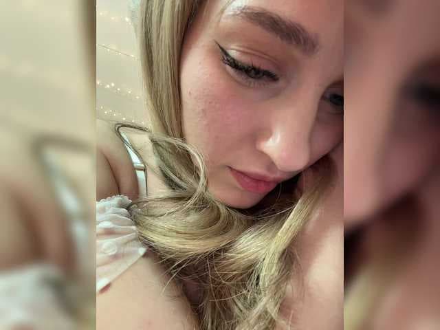 VictoriaBix live cam