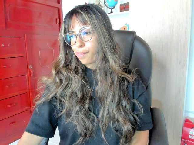 Isabella221 live cam